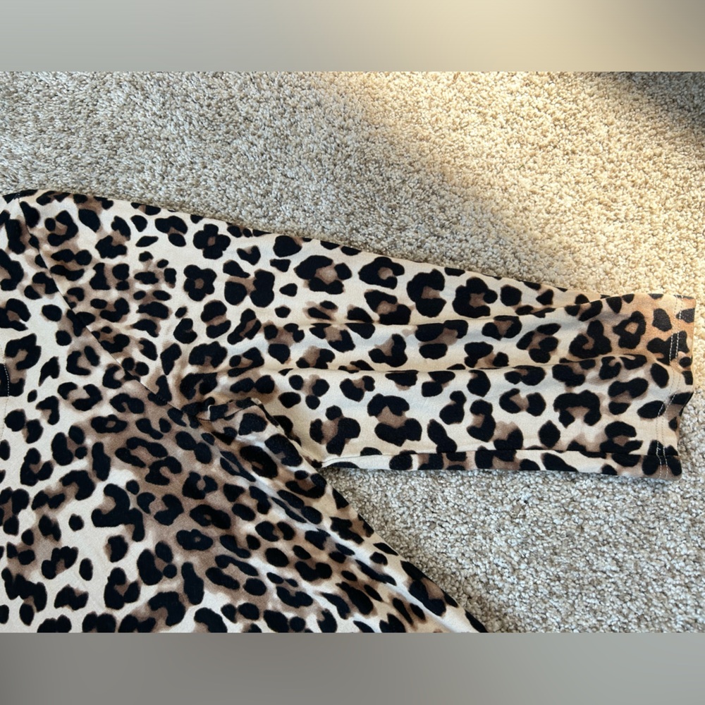 Chico's Leopard Print Long Sleeve Top - Picture 5 of 11